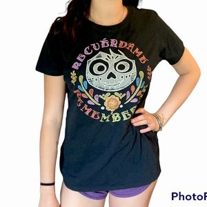 NWOT Disney’s Coco Remember Me T Shirt Woman’s small